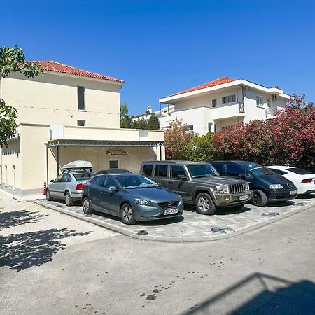 Beachfront Apartments Providenca With Free Parking Макарска Екстериор снимка
