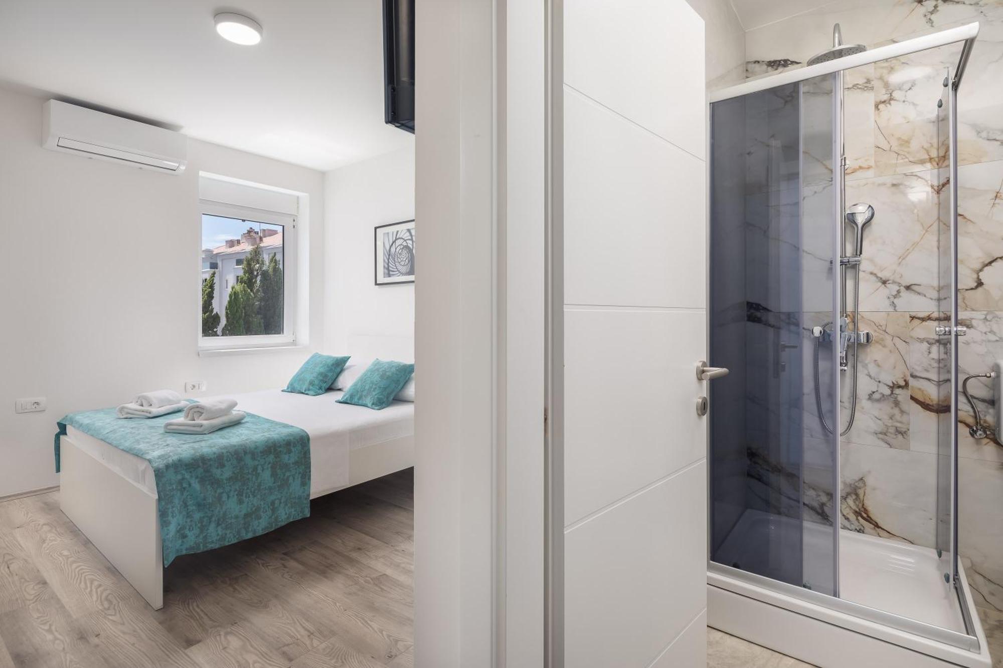 Beachfront Apartments Providenca With Free Parking Макарска Екстериор снимка