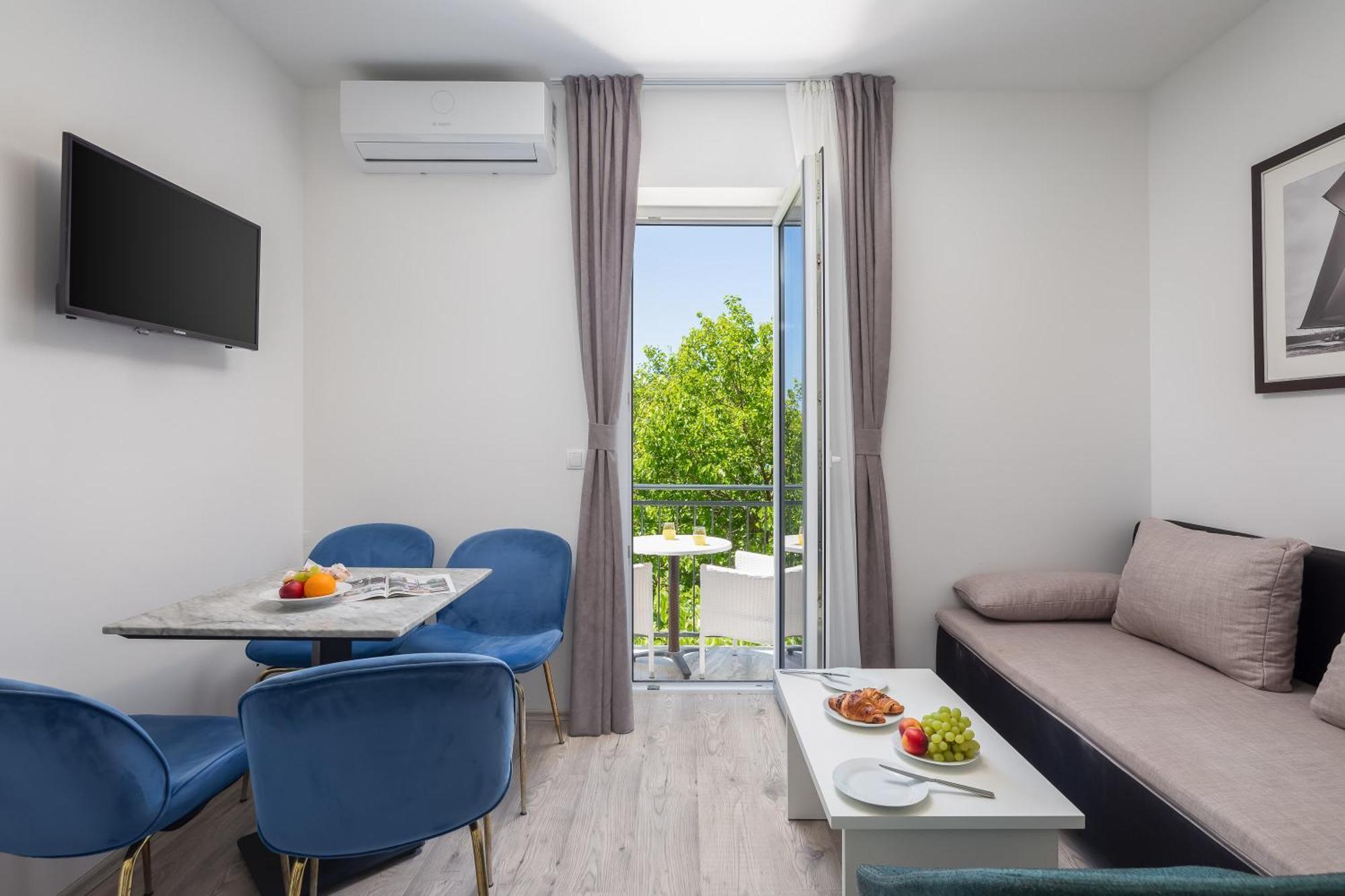 Beachfront Apartments Providenca With Free Parking Макарска Екстериор снимка