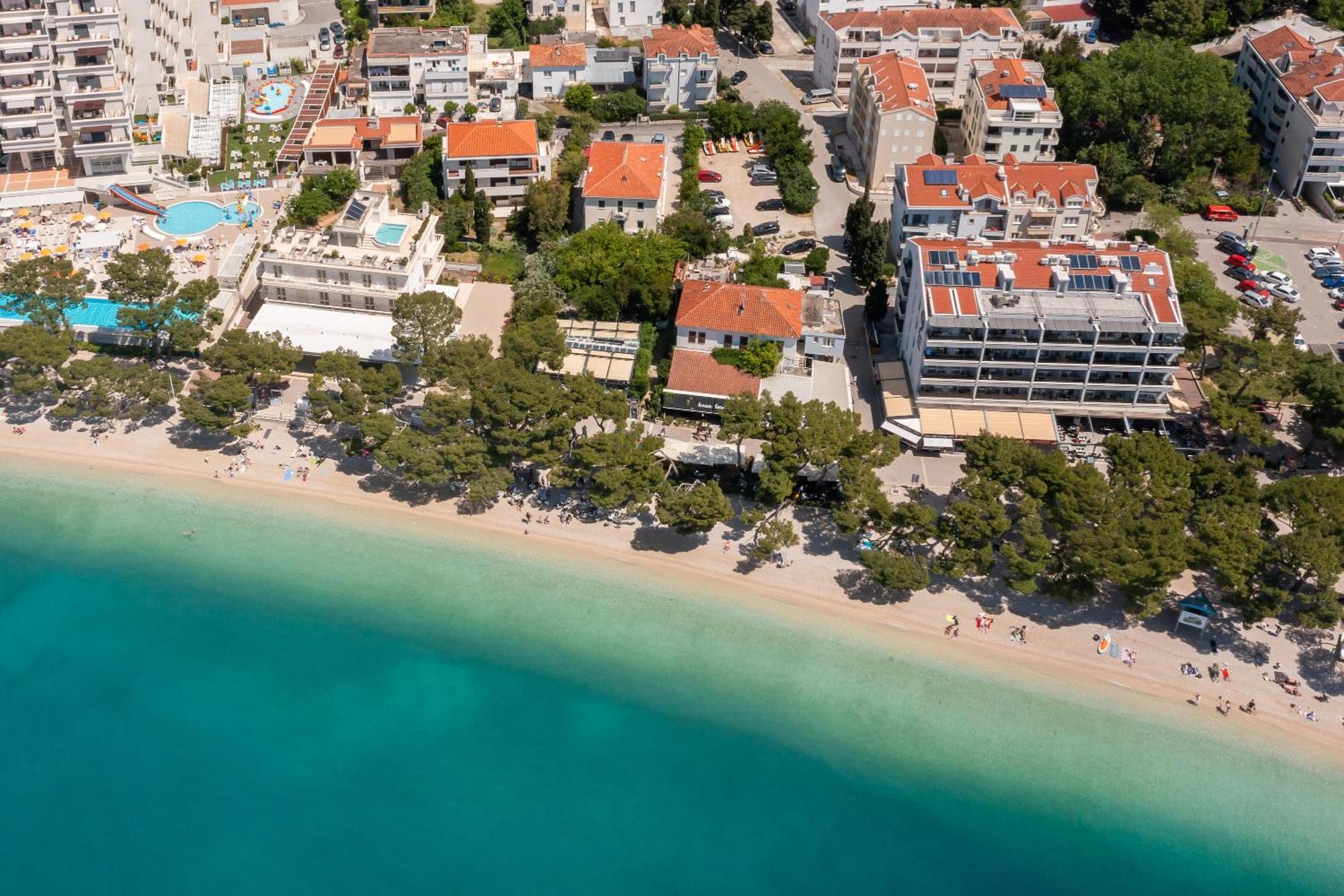 Beachfront Apartments Providenca With Free Parking Макарска Екстериор снимка
