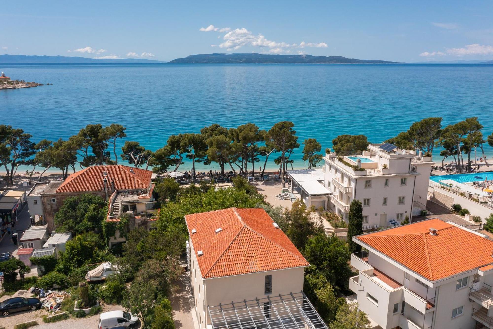 Beachfront Apartments Providenca With Free Parking Макарска Екстериор снимка
