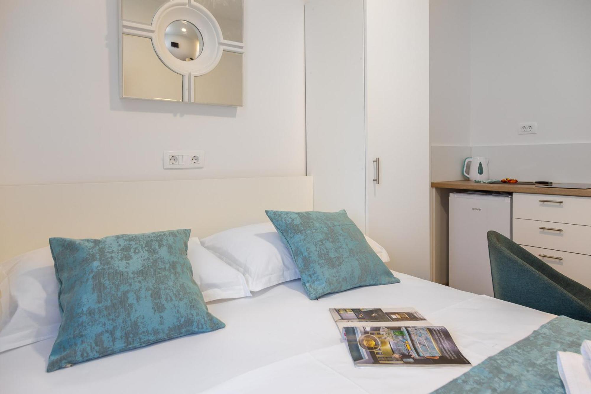 Beachfront Apartments Providenca With Free Parking Макарска Екстериор снимка