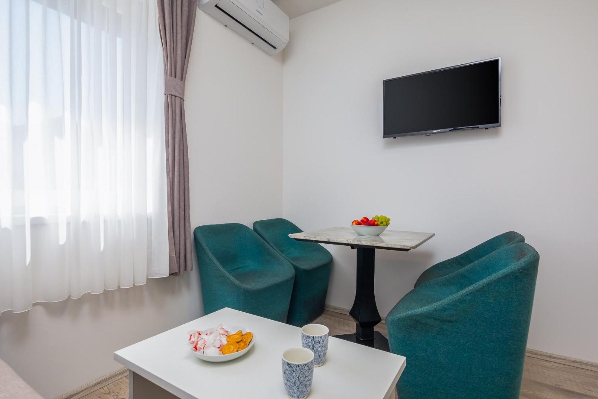 Beachfront Apartments Providenca With Free Parking Макарска Екстериор снимка