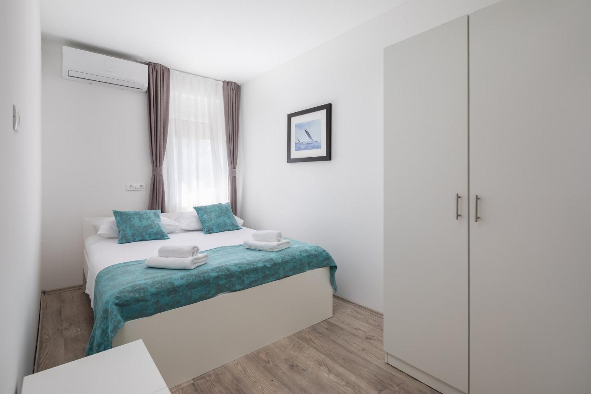 Beachfront Apartments Providenca With Free Parking Макарска Екстериор снимка