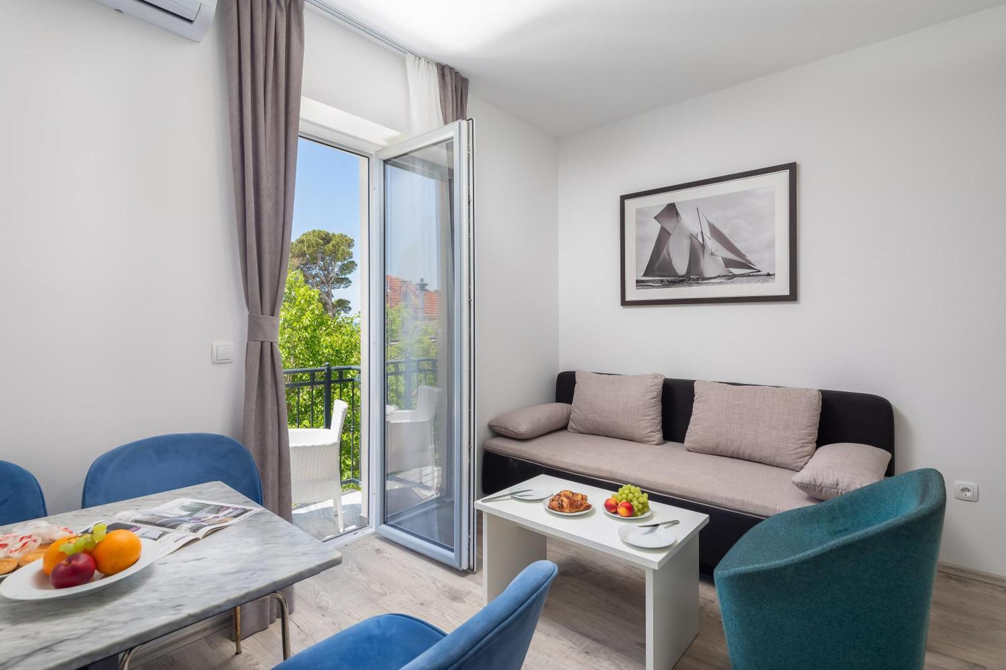 Beachfront Apartments Providenca With Free Parking Макарска Екстериор снимка