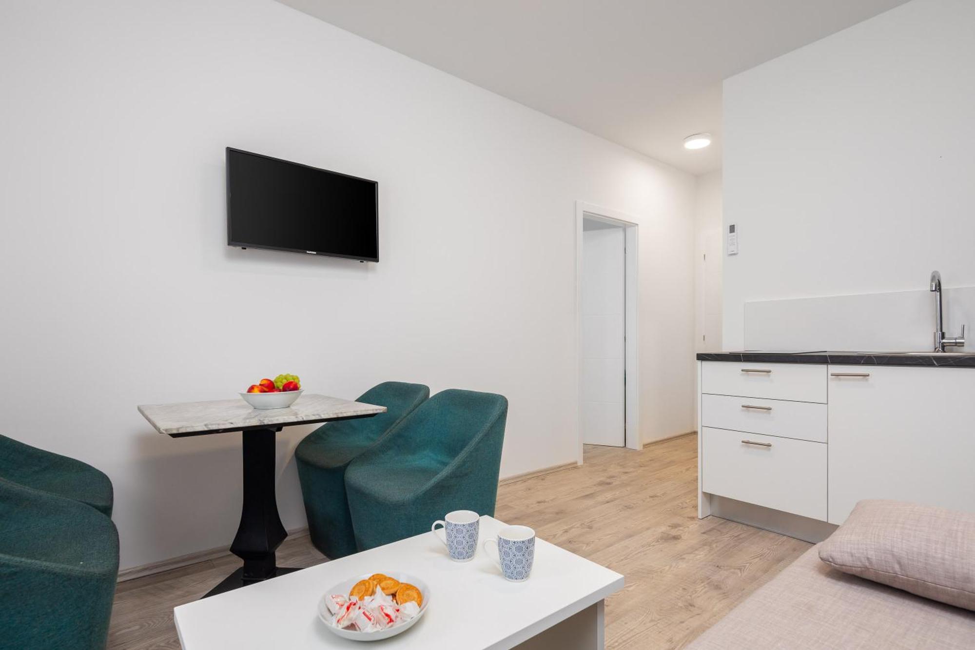 Beachfront Apartments Providenca With Free Parking Макарска Екстериор снимка