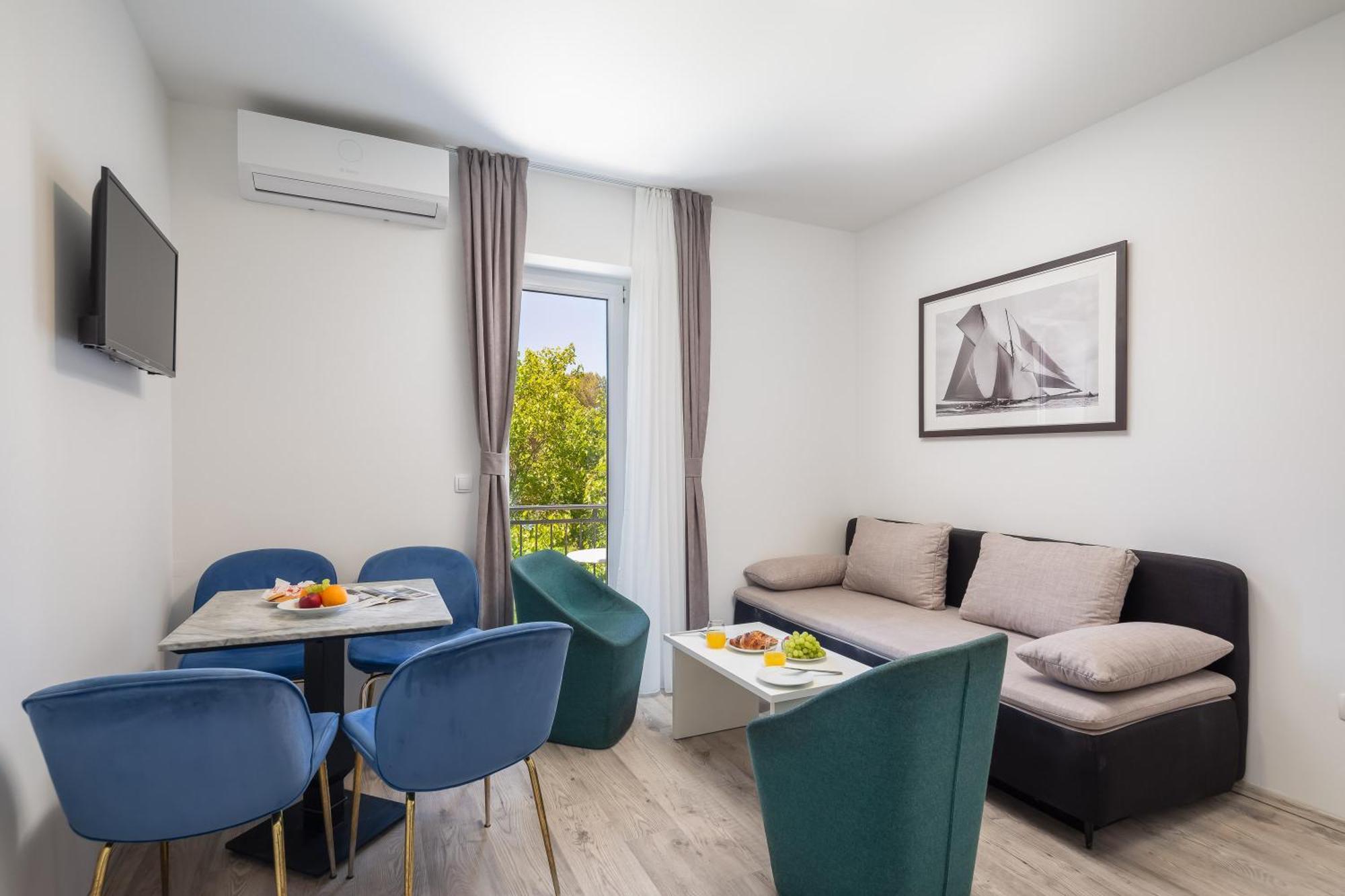 Beachfront Apartments Providenca With Free Parking Макарска Стая снимка