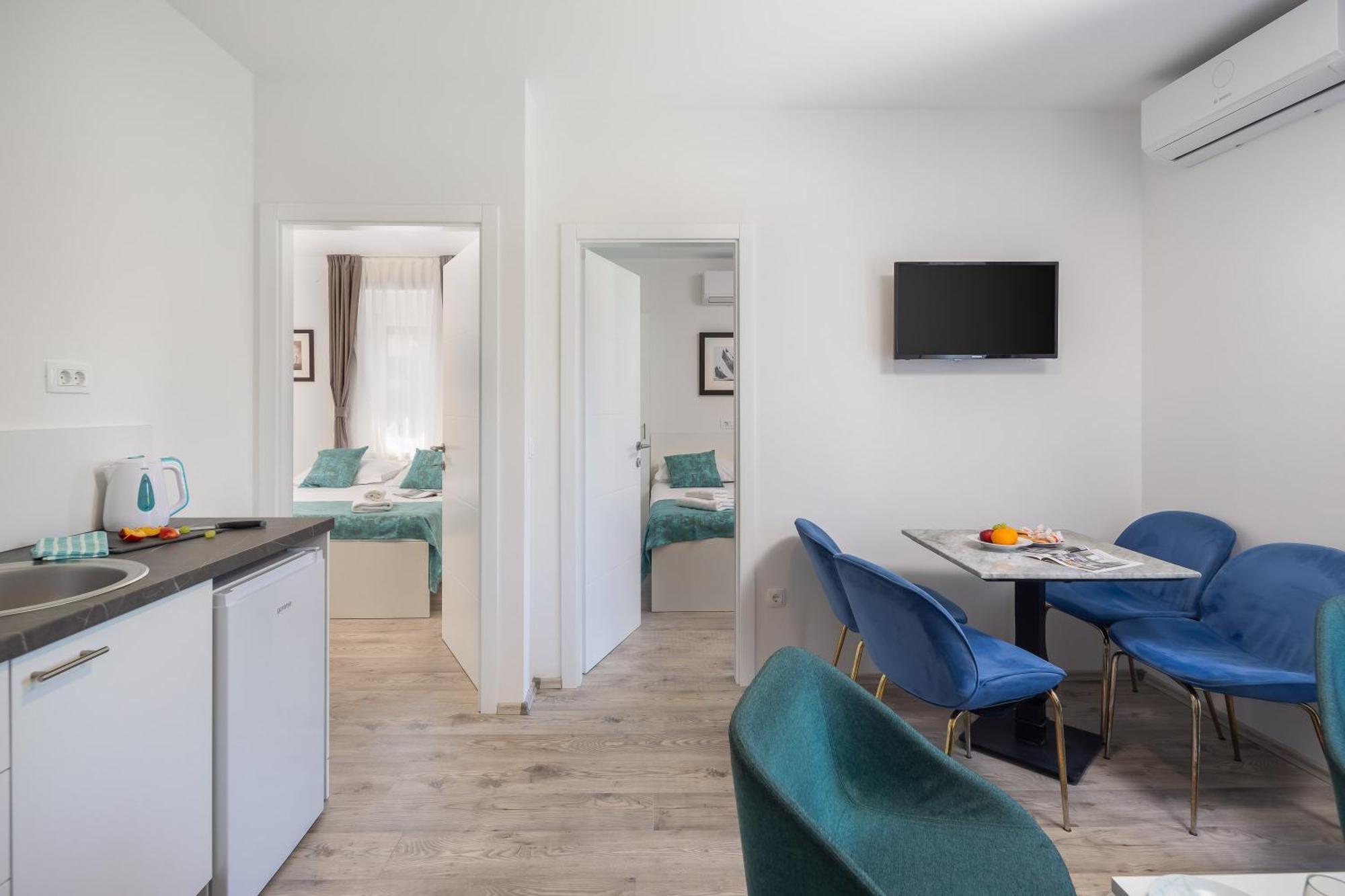 Beachfront Apartments Providenca With Free Parking Макарска Екстериор снимка