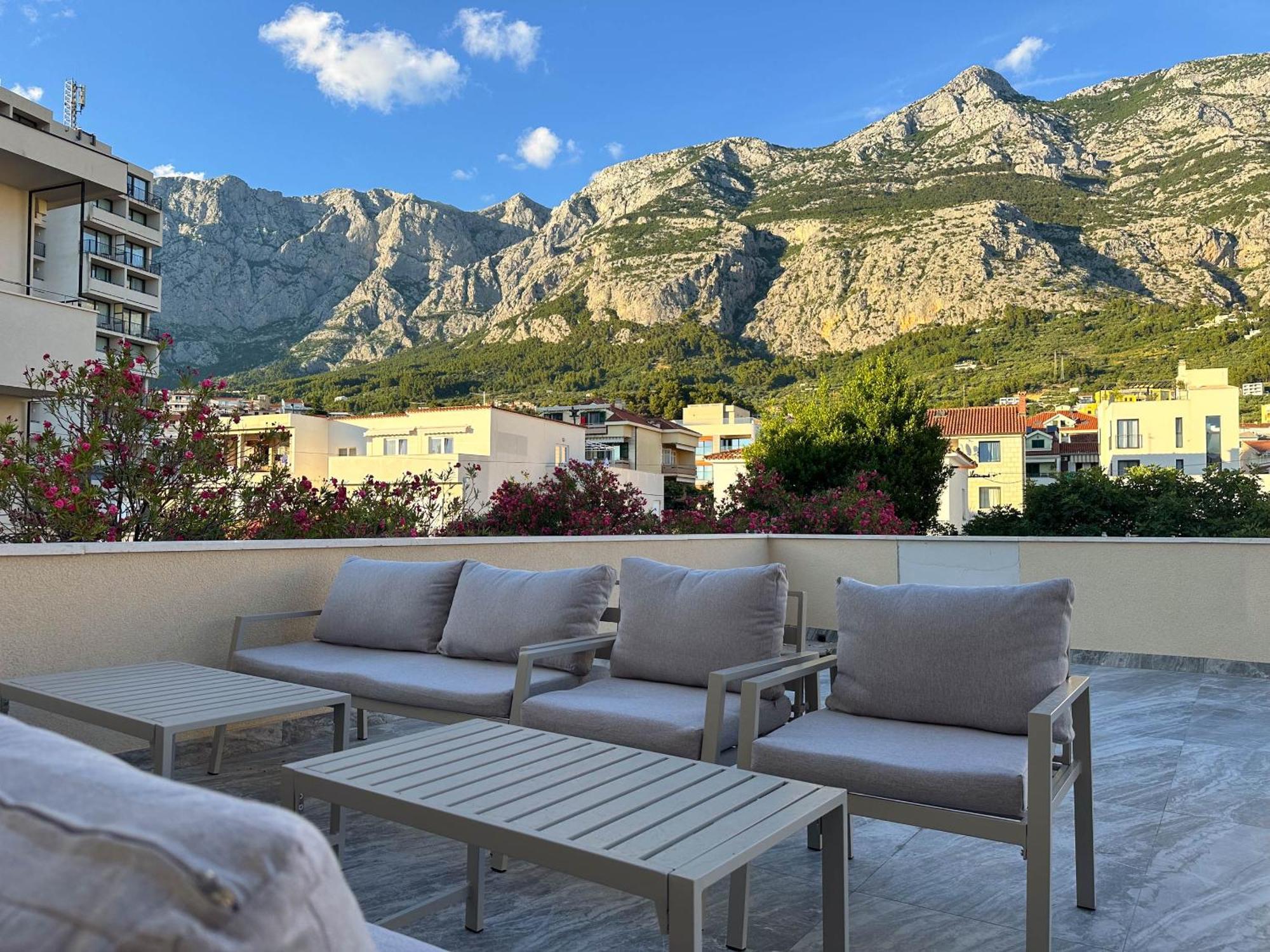 Beachfront Apartments Providenca With Free Parking Макарска Екстериор снимка