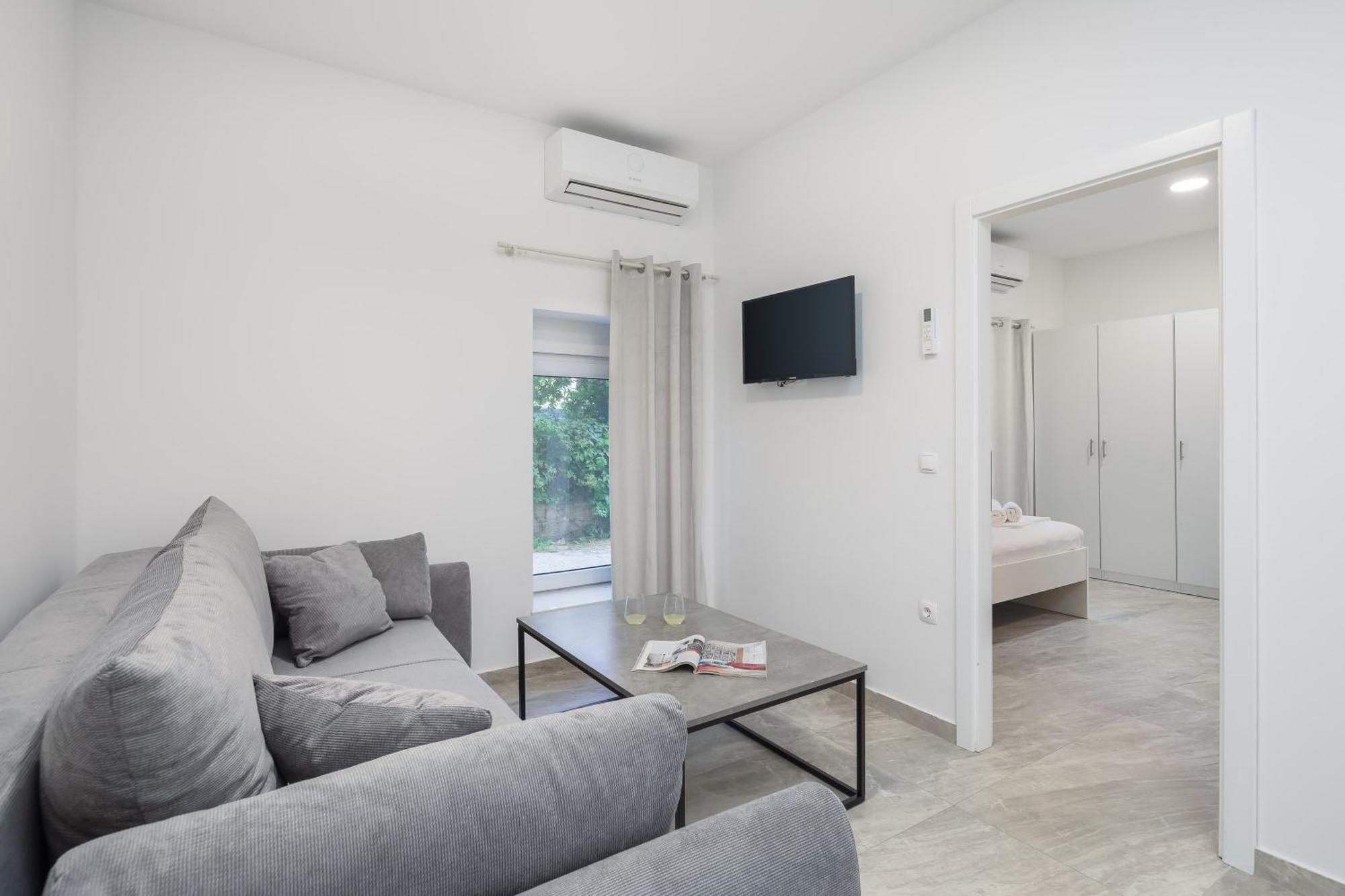 Beachfront Apartments Providenca With Free Parking Макарска Стая снимка