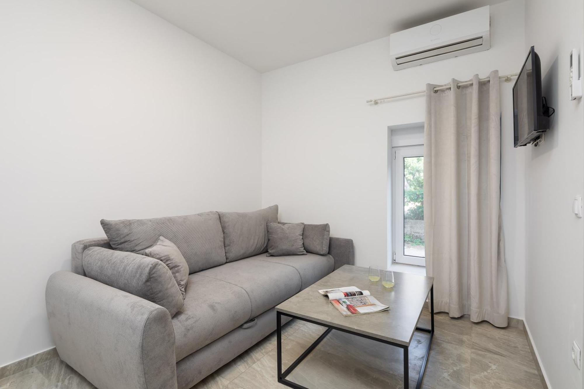 Beachfront Apartments Providenca With Free Parking Макарска Стая снимка