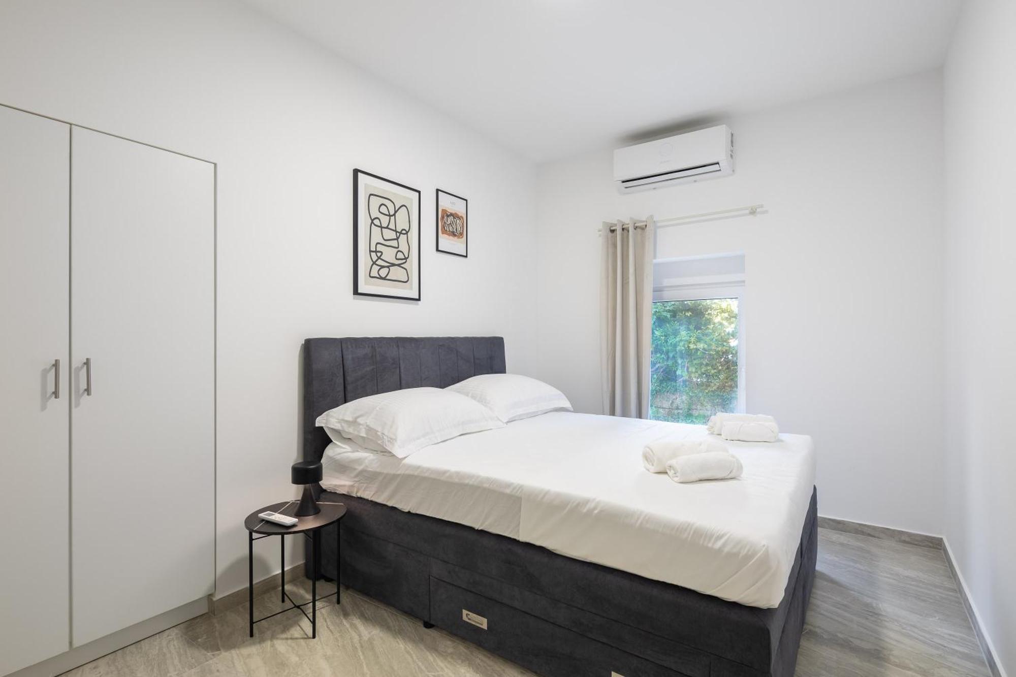 Beachfront Apartments Providenca With Free Parking Макарска Стая снимка