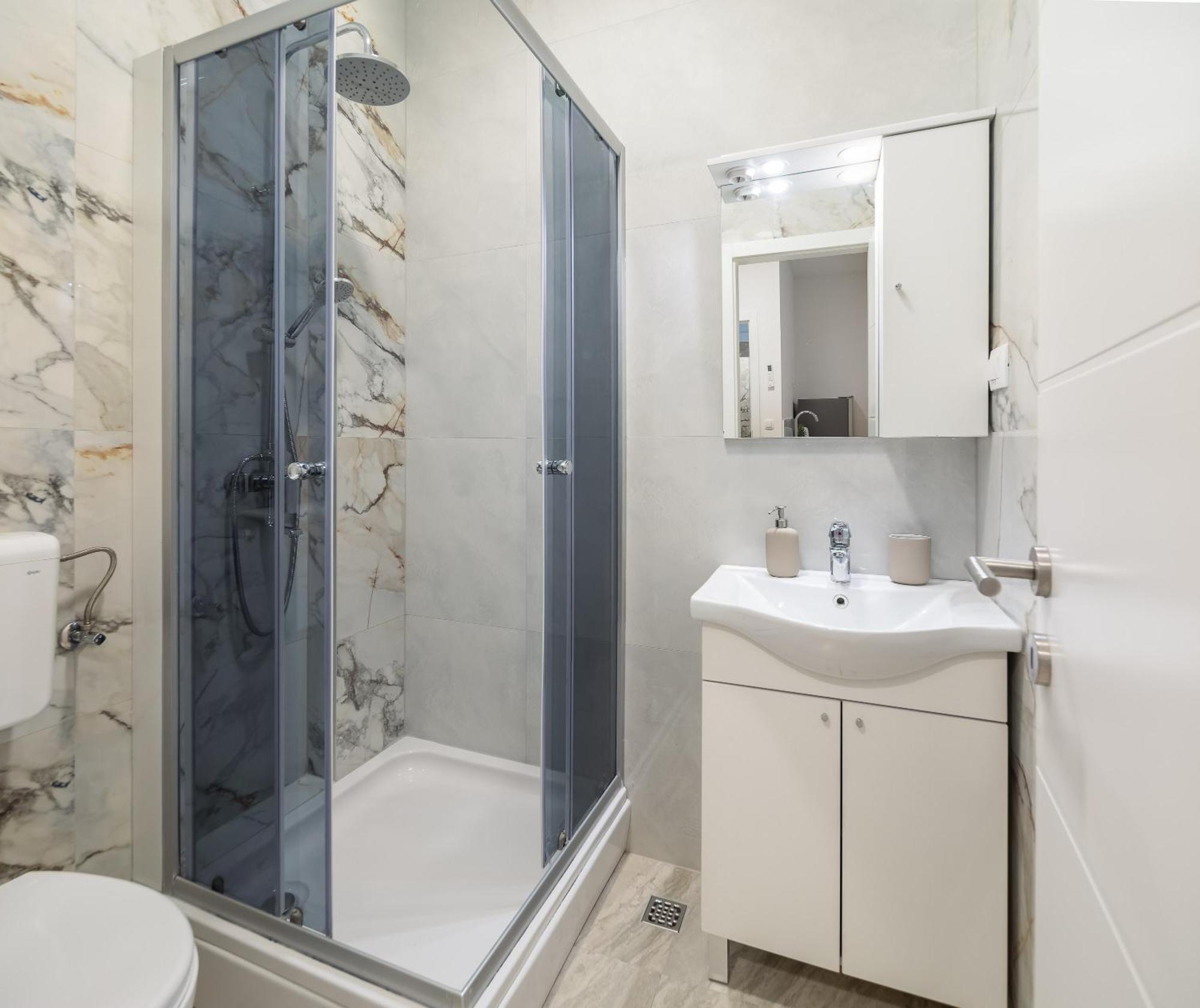 Beachfront Apartments Providenca With Free Parking Макарска Стая снимка